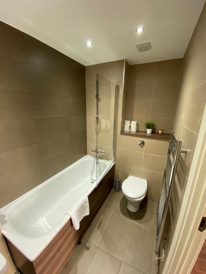 3 Bed Central Apartment *Free Parking On Site* Manchester Exterior photo